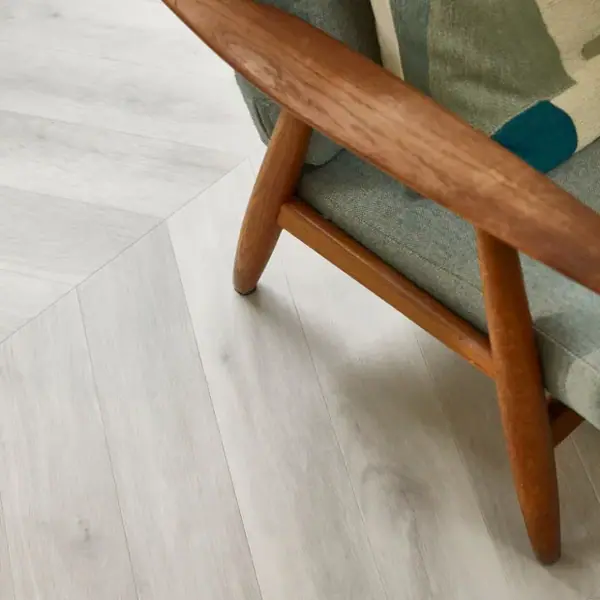 Amtico in Chiltern Oak